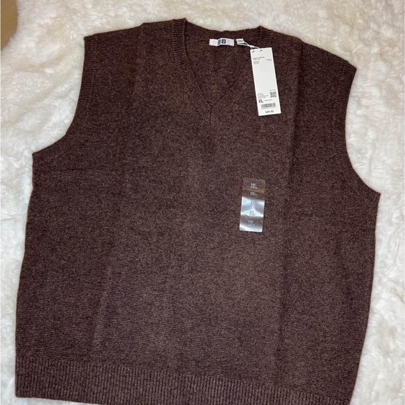 Sweater - Picture 1 of 2